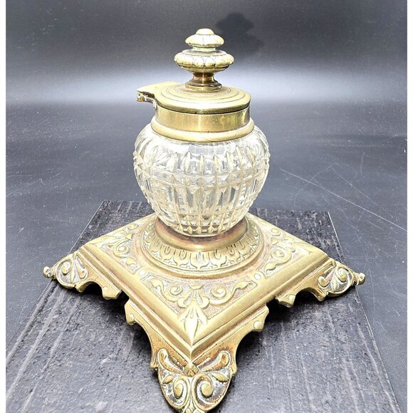 Antique Brass & Glass Ornate Inkwell With Hinged Lid On Decorative Base HS284 - Picture 5 of 10